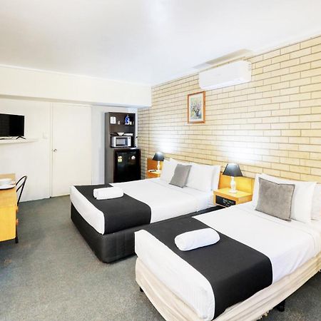 Tropical Gateway Motor Inn Rockhampton Exterior foto