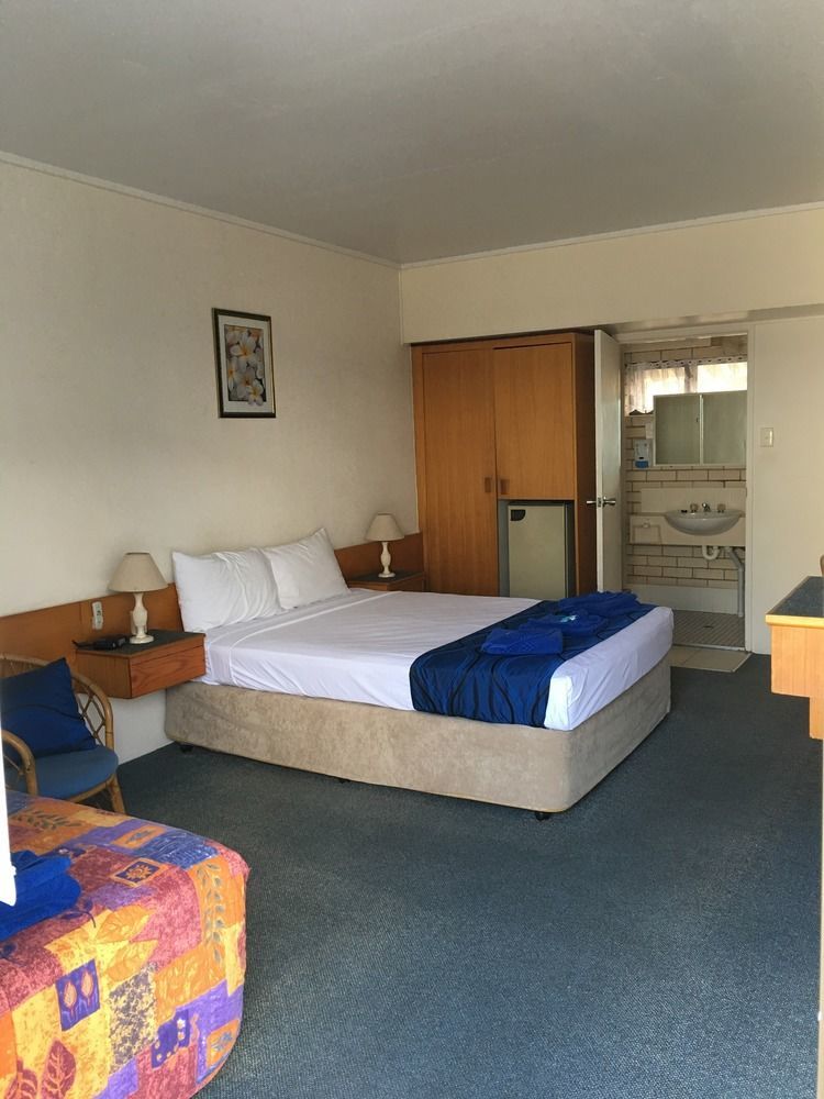 Tropical Gateway Motor Inn Rockhampton Exterior foto